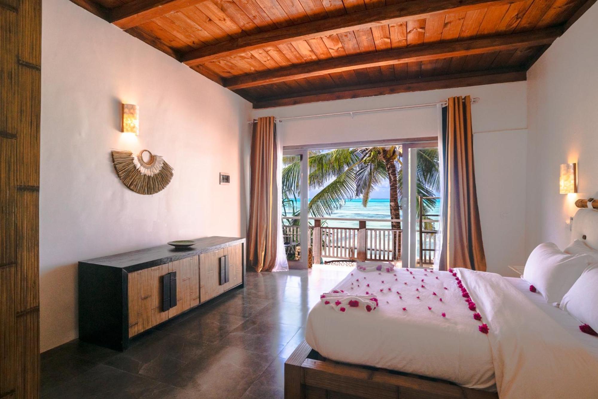 Coral Rocks Hotel & Restaurant Jambiani  Exterior photo