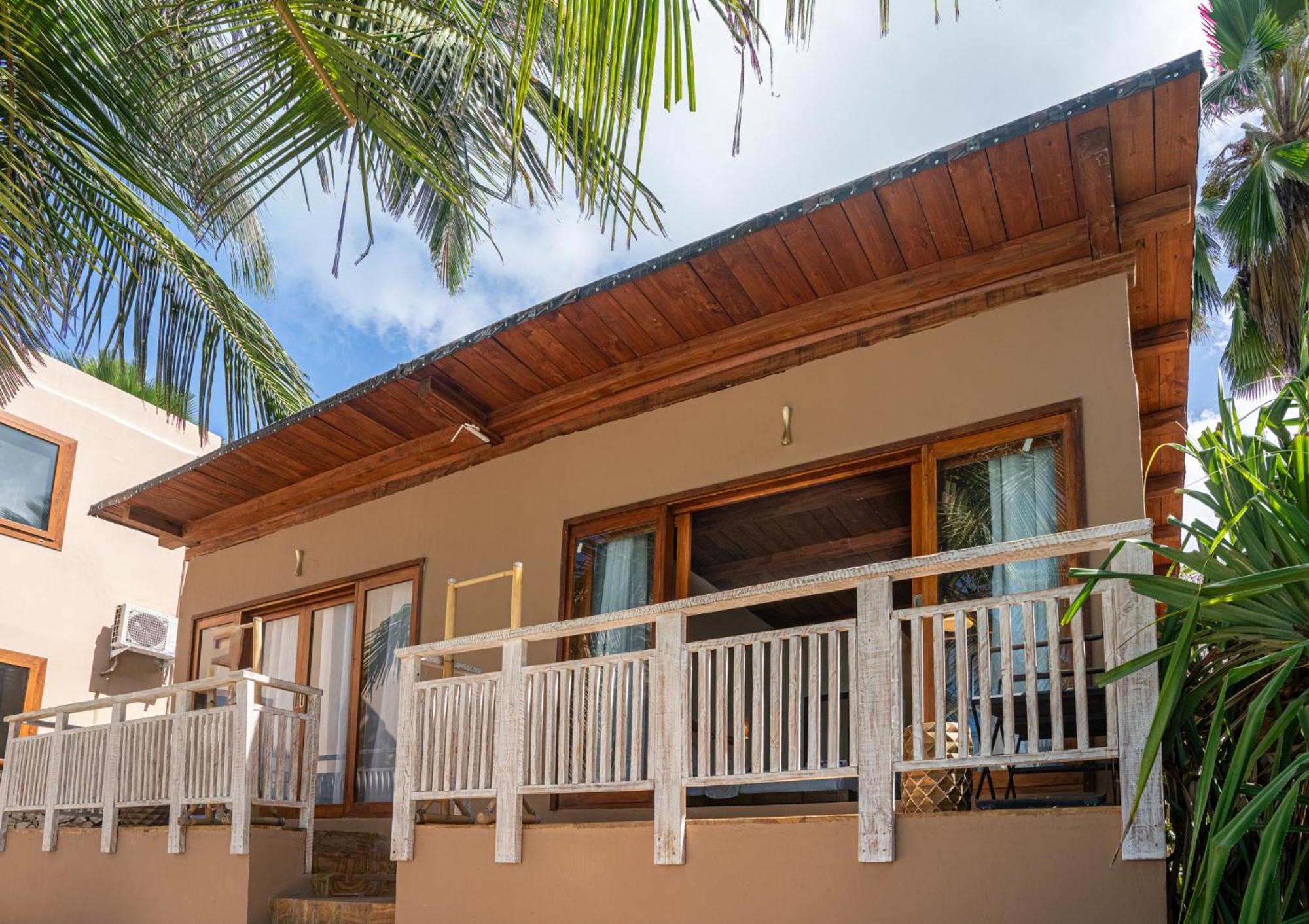 Coral Rocks Hotel & Restaurant Jambiani  Exterior photo